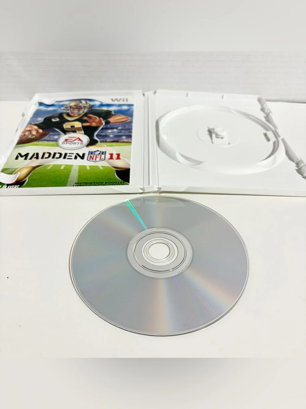 Wii Madden NFL 11 Nintendo 2010 Complete Disc Manual Case Drew Brees Saints MVP